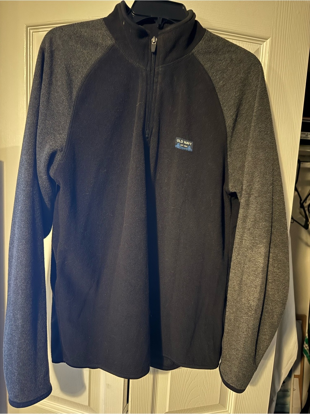 Old Navy Men’s Black Body with Gray Sleeves Half-Zip Fleece Pullover